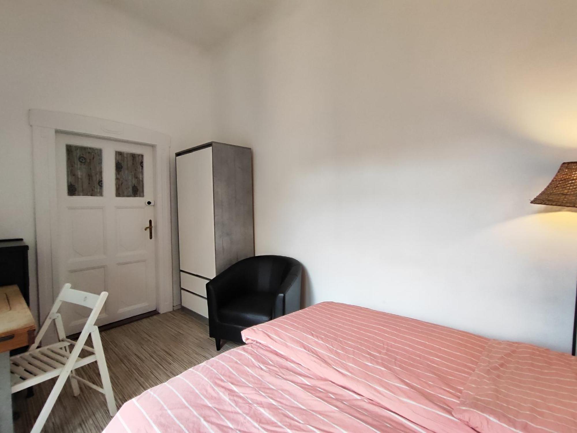 Charmhub Budapest: Your Stylish Sanctuary In The Heart Of The Penzion *