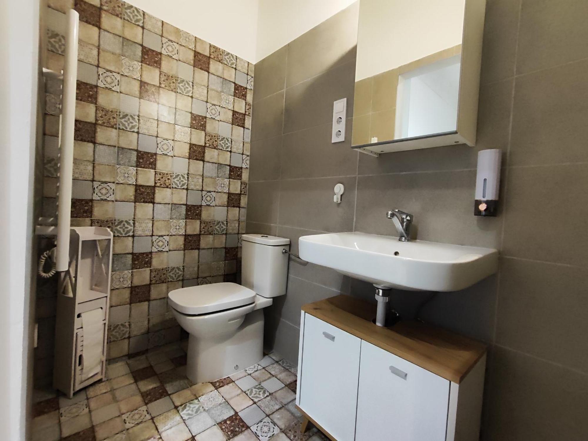 Charmhub Budapest: Your Stylish Sanctuary In The Heart Of The Penzion