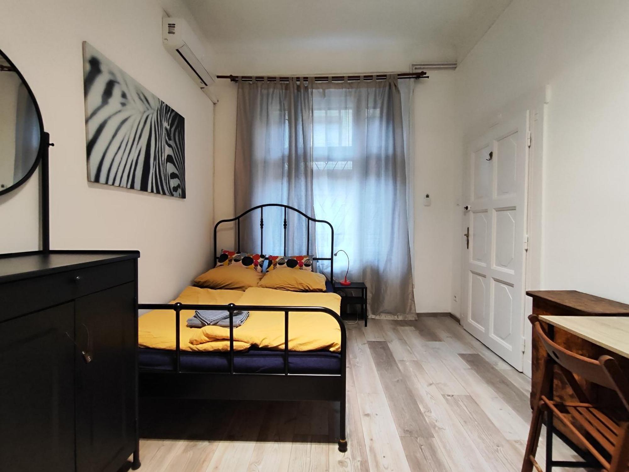 Charmhub Budapest: Your Stylish Sanctuary In The Heart Of The Penzion Budapešť